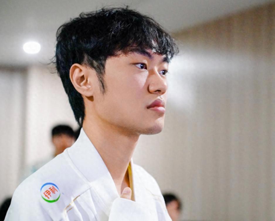 Scout迎来七赛季出色发挥，MAD观众热烈欢呼！(scout多久来的edg)